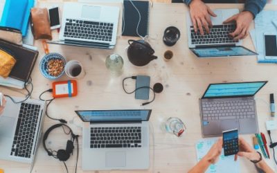 ¿Cómo puedo gestionar los contratos de internet para mi empresa en teletrabajo?